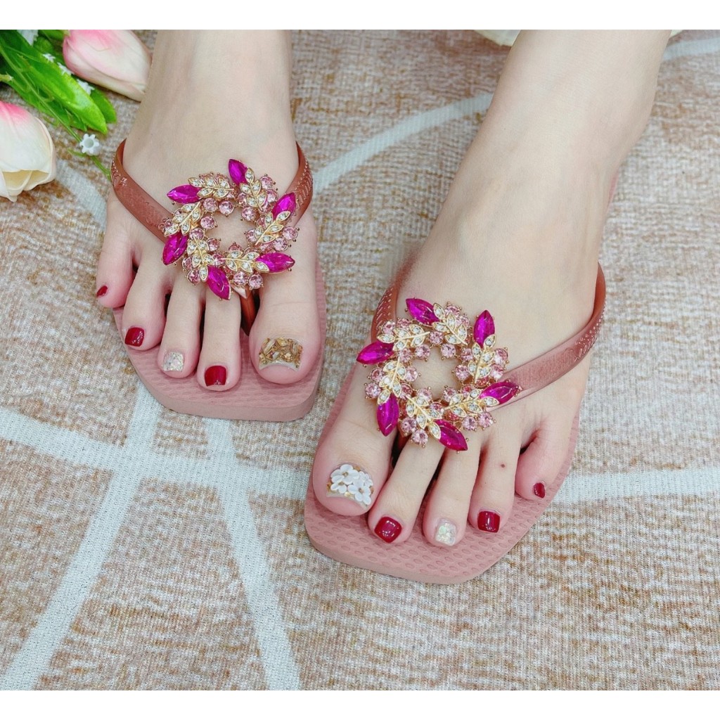 DÉP HỒNG RUỐC ĐẾ VUÔNG MIX CHARM