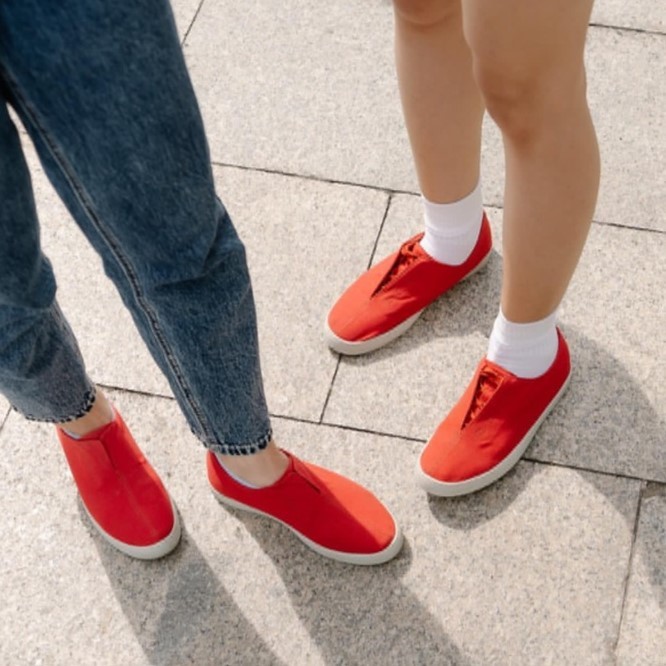 Giày Một vải quá đỏ không dây