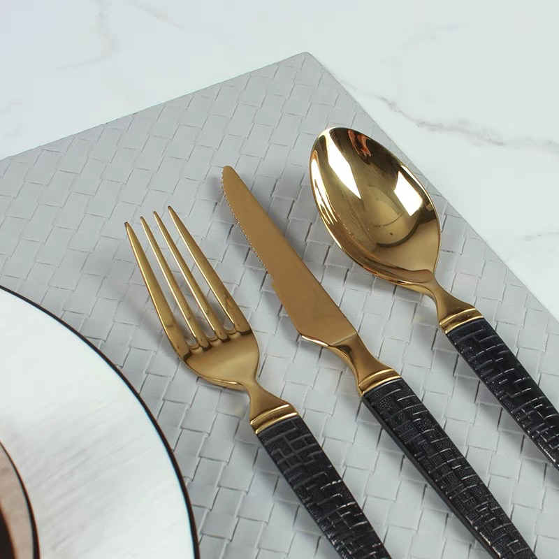 Bộ bàn ăn dao dĩa thìa màu vàng cao cấp, chất liệu inox 304