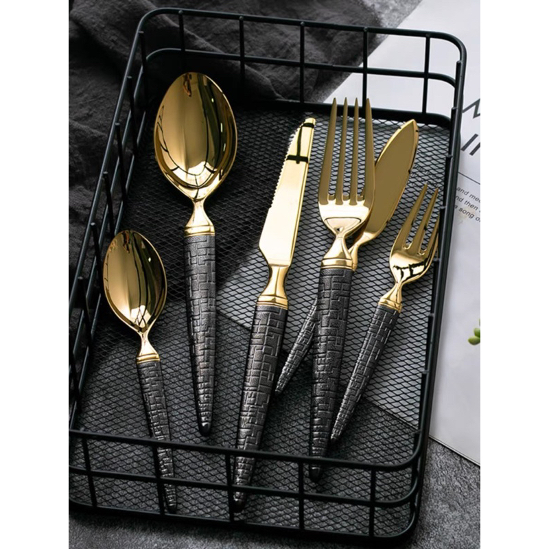 Bộ bàn ăn dao dĩa thìa màu vàng cao cấp, chất liệu inox 304