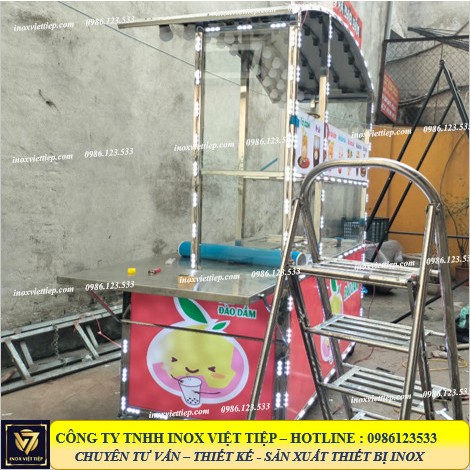 Xe trà sữa bán hàng