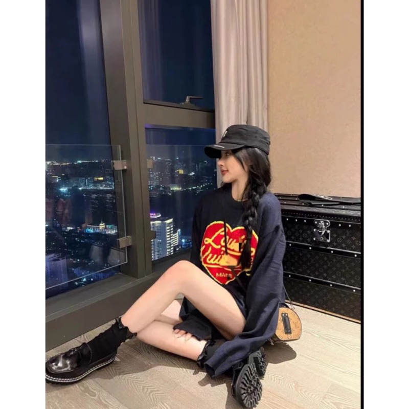 Áo nỉ sweater LV Trơn, Tay Lỡ Logo In Chìm Chất nỉ Cotton Dày Dặn cá tính siêu hot 2023 đẳng cấp trẻ.
