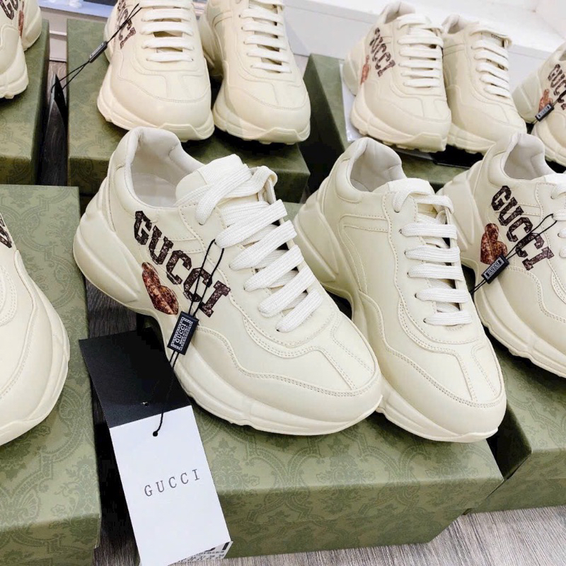 Giày thể thao GC chữ đen tim mẫu mới 2023- Hàng QC fullbox