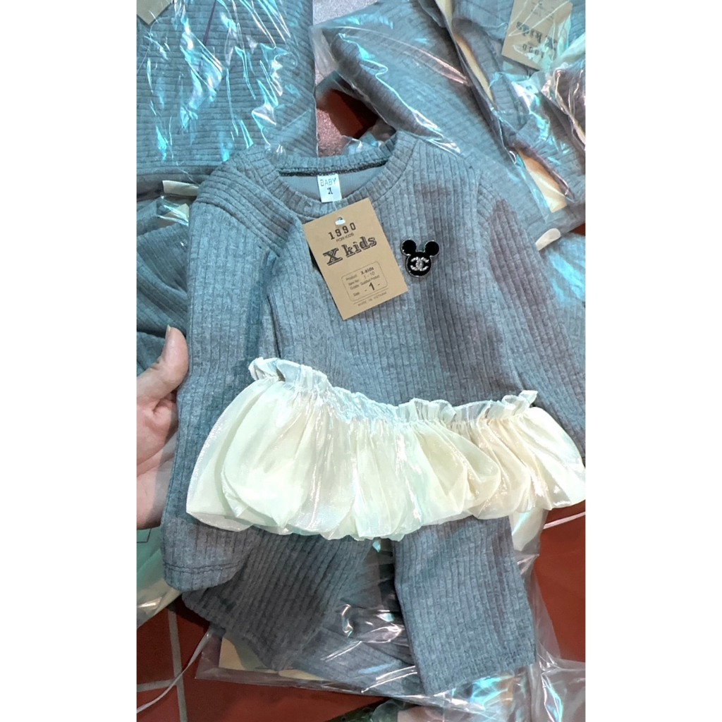 Bộ tăm thỏ viền bèo bé gái