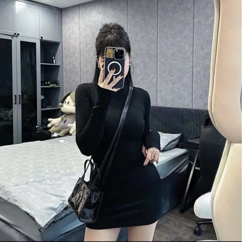 Đầm body dáng ngắn dài tay xỏ ngón