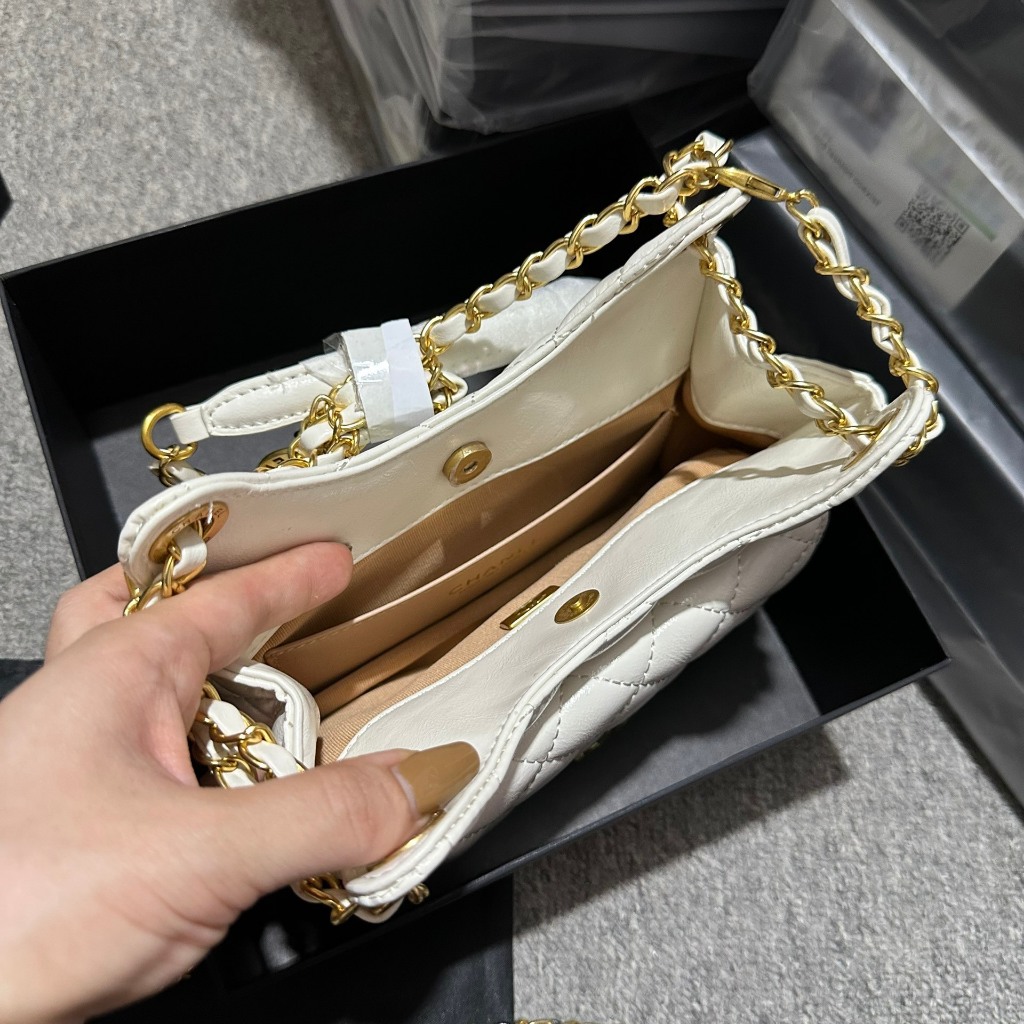 Túi xách nữ, túi ô trám C.N kẹp nách da bóng size 19-22 full box - Zeni.Store