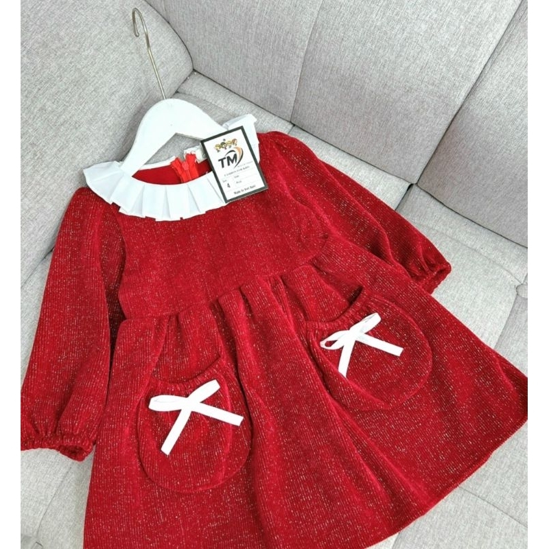 Váy xòe bé gái cổ bèo chất nhung ánh kim sang chảnh