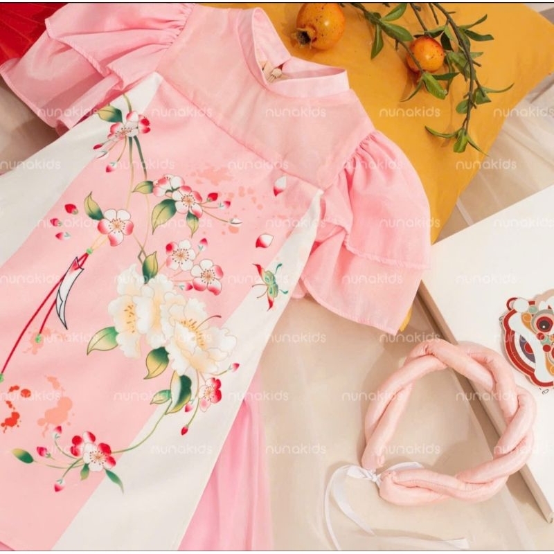 Áo dài cách tân bé gái lụa mềm tay bồng cho bé 10-30kg