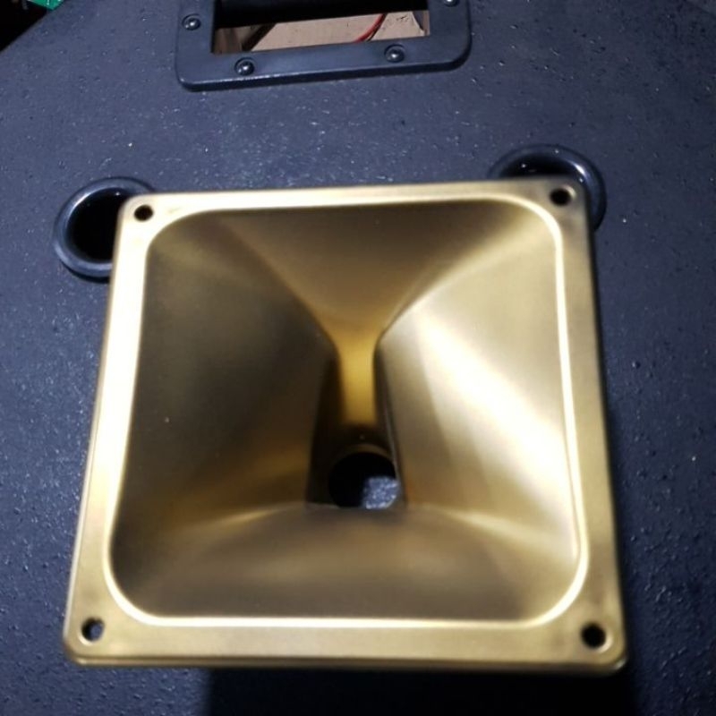 Họng kèn mạ vàng cao cấp 16*16