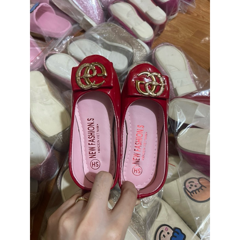 Hài giày bệt trẻ em