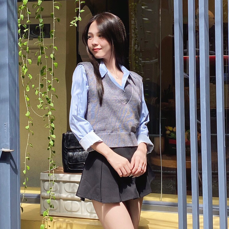 Set Áo Sơ Mi Kẻ Sọc Kèm Ghi Lê Len Thêu Chữ Bên Ngực