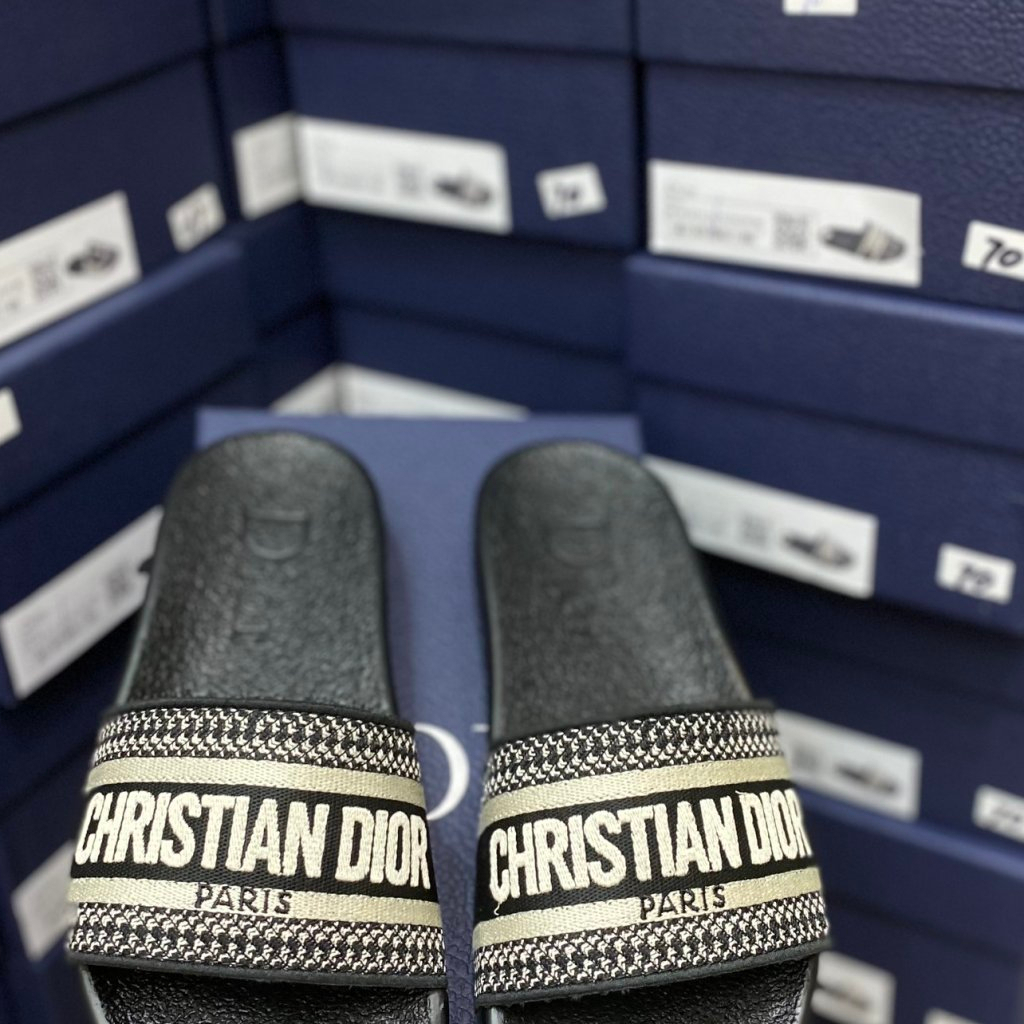 Dép quai ngang Chris.tian Dio neww 2023, Dép quai ngang Dio vải thêu