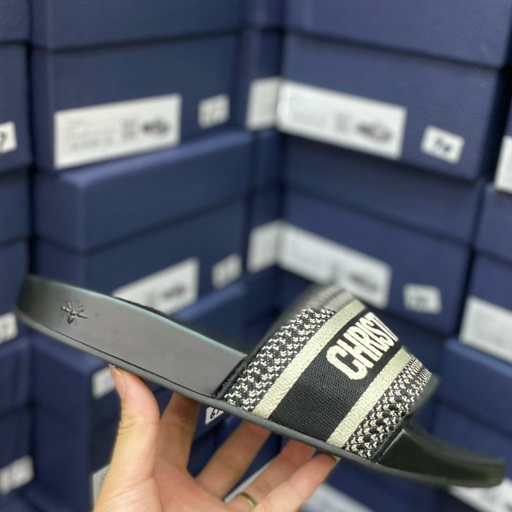 Dép quai ngang Chris.tian Dio neww 2023, Dép quai ngang Dio vải thêu