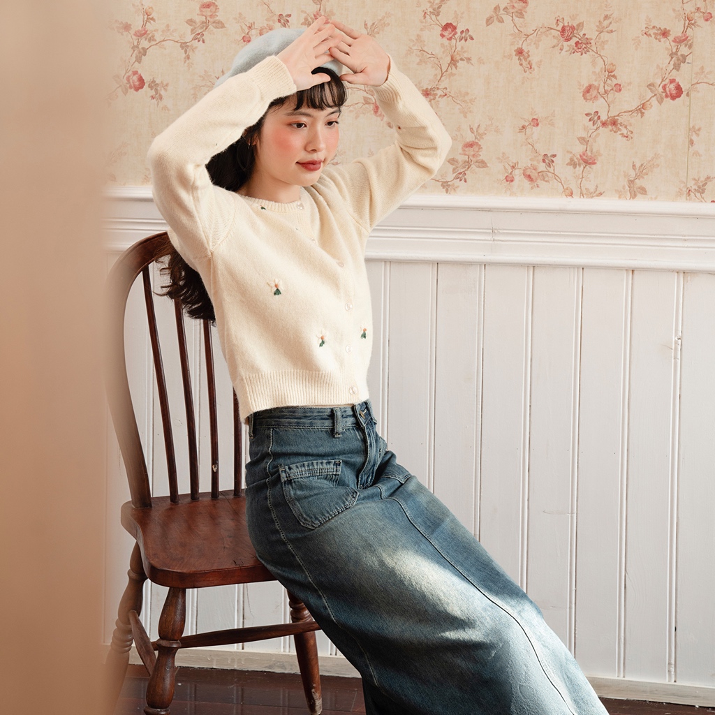 BLEUBIRD Áo khoác len thêu hoa cúc Margarita Cardigan