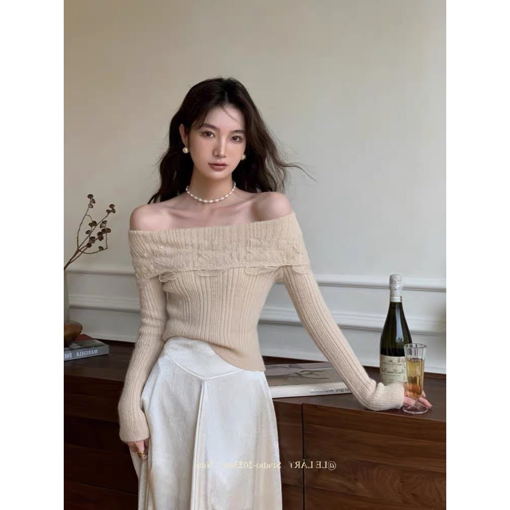 Áo len gân trễ vai voan hoa ngang tay dài