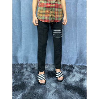 Quần âu đen thêu 4 khoá hót trend