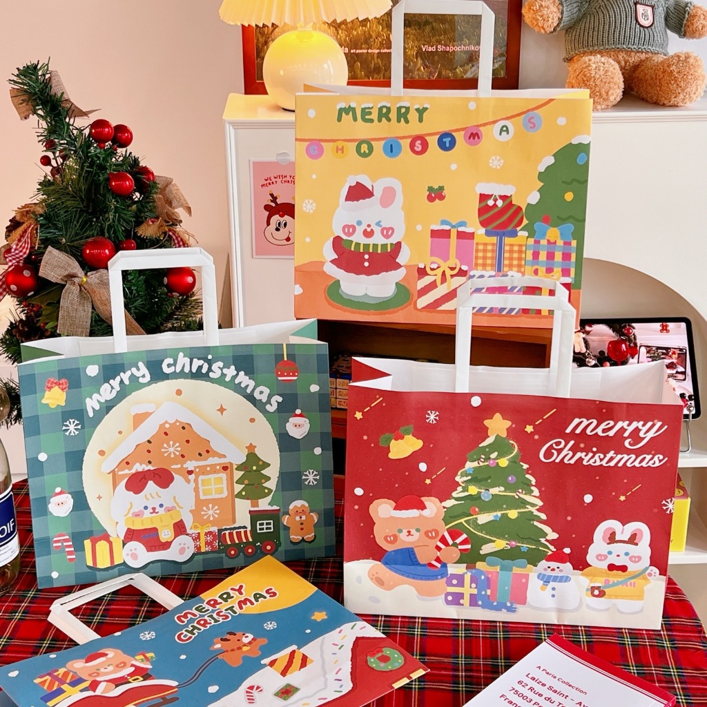 Túi giấy đựng quà tặng noel có quai xách họa tiết giáng sinh