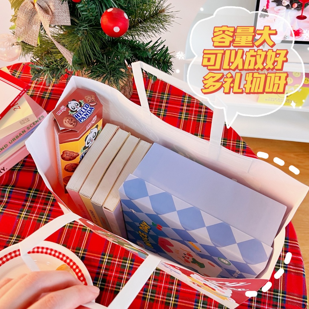 Túi giấy đựng quà tặng noel có quai xách họa tiết giáng sinh