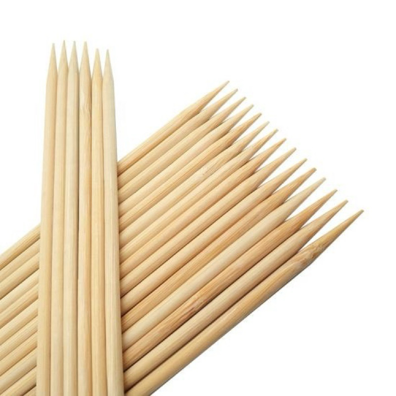 Túi 500 que tre xiên thịt nướng, xúc xích