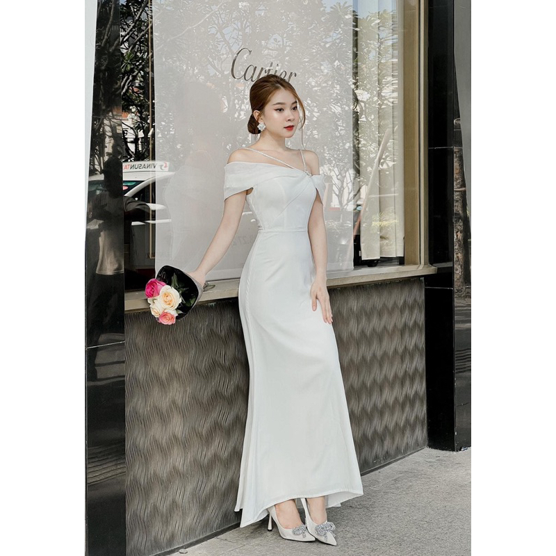 Váy trắng dự tiệc trễ vai cô dâu