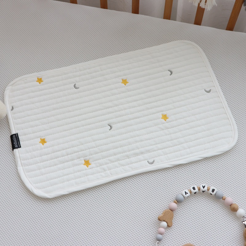 Gối Lót Sơ Sinh Hàn Quốc Aiduole 3 Lớp Họa Tiết Thêu Dễ Thương Chất Cotton Mềm, Thấm Mồ Hôi Bảo Vệ Đầu Cho Bé