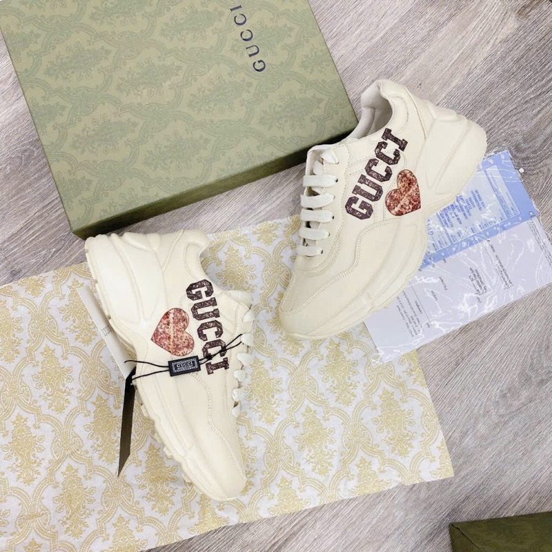 Giày thể thao GC chữ đen tim mẫu mới 2023- Hàng QC fullbox