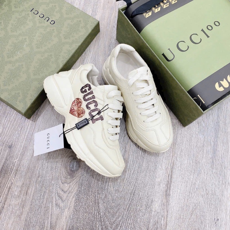 Giày thể thao GC chữ đen tim mẫu mới 2023- Hàng QC fullbox