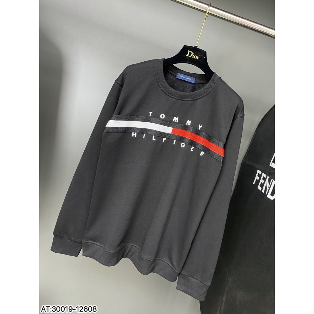 Áo phông dài tay nam nữ Tommy_Hilfiger in vạch sọc đen trắng đỏ chữ kí quanh áo. Áo Thun Form Rộng Unisex Siêu Hot