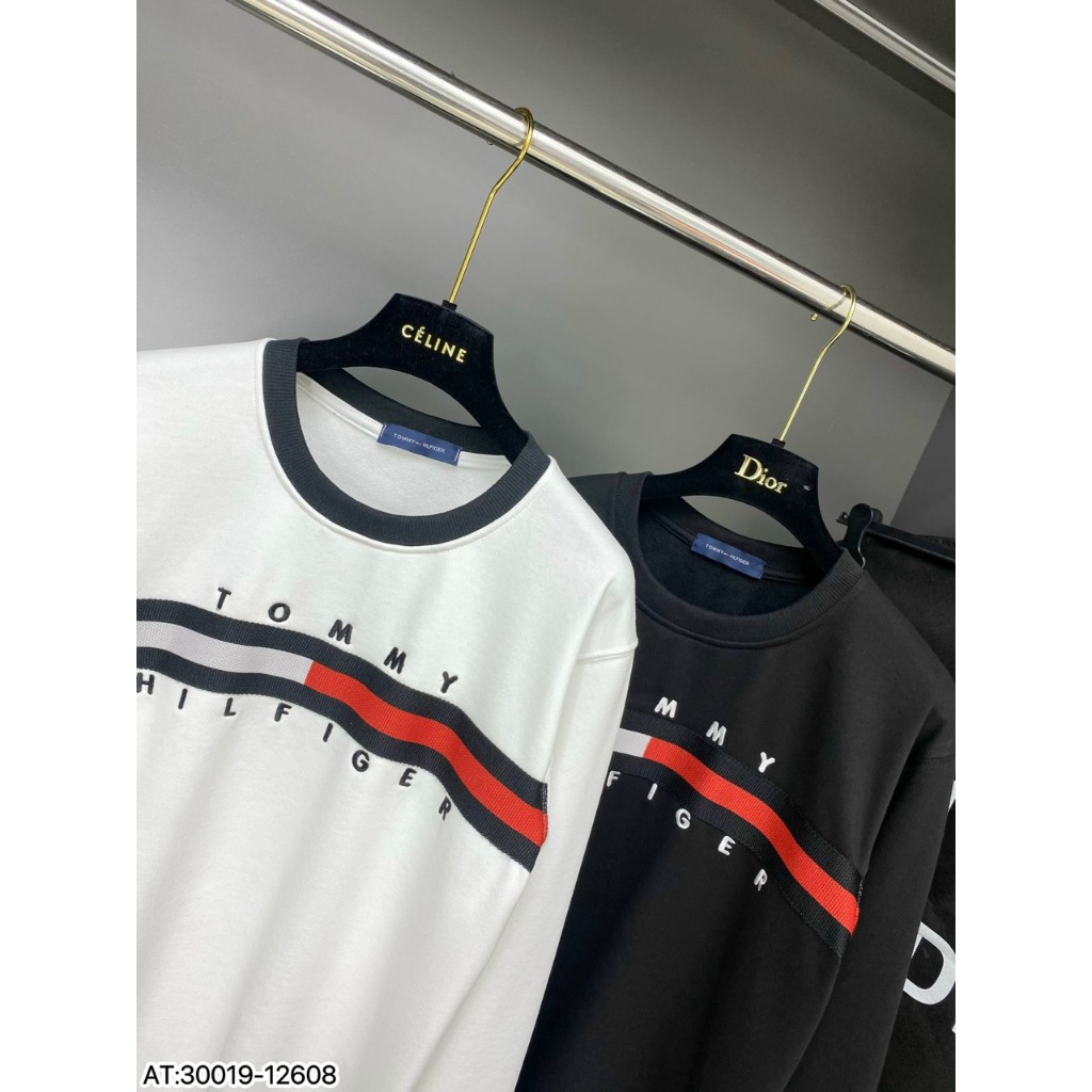 Áo phông dài tay nam nữ Tommy_Hilfiger in vạch sọc đen trắng đỏ chữ kí quanh áo. Áo Thun Form Rộng Unisex Siêu Hot