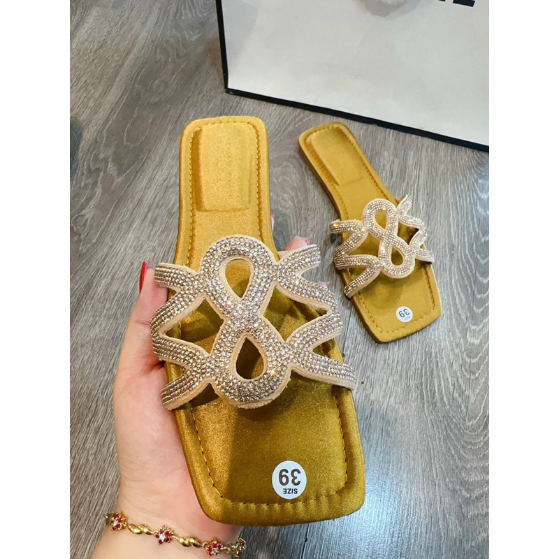 Dép soàn M899 Đẹp hơn mong đợi      E nổ đơn hôm nay mã này.  chuẩn FULL BOX 📦