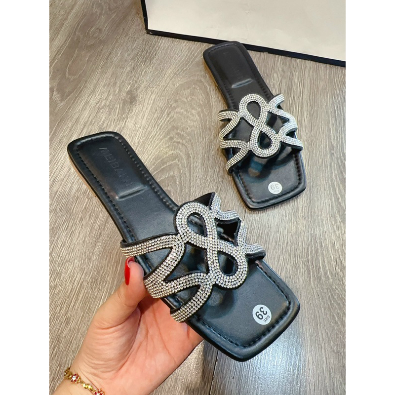 Dép soàn M899 Đẹp hơn mong đợi      E nổ đơn hôm nay mã này.  chuẩn FULL BOX 📦