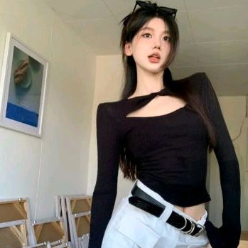 Áo thun tay dài xoắn ngực sexy dáng ôm chất vải dày dặn