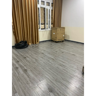 1 M2 SÀN NHỰA VÂN  GỖ SẴN KEO  TỰ THI CÔNG Dày 2mm