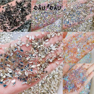 Set khoảng 100 viên đá chân bằng Mix Size và đá khối màu trắng pha lê