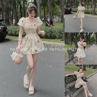 Set đồ nữ áo croptop quần đùi 2 nơ đi chơi dạo phố đi biển Nahouse set bộ nữ hoa nhí sang chảnh thiết kế đẹp và xinh xắn