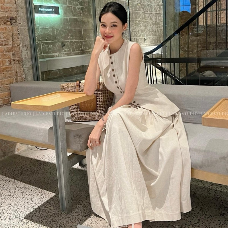 Áo vest không tay dáng lửng line dáng xoè thiết kế gài 1 hàng nút style thanh lịch