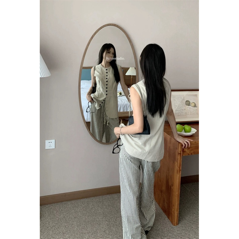 Áo vest không tay dáng lửng line dáng xoè thiết kế gài 1 hàng nút style thanh lịch