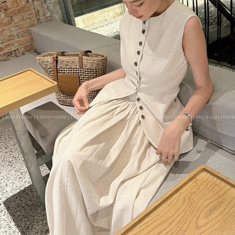 Áo vest không tay dáng lửng line dáng xoè thiết kế gài 1 hàng nút style thanh lịch