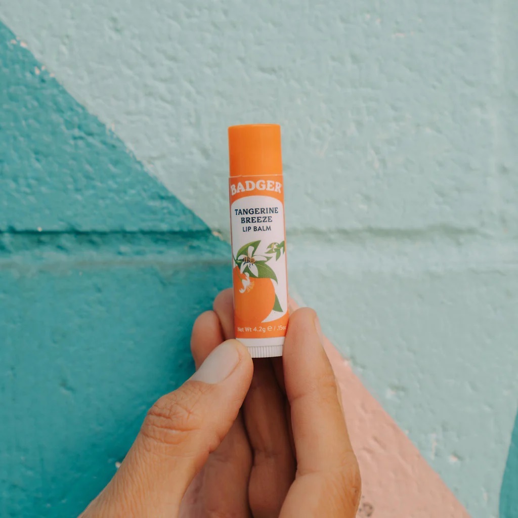 Son Dưỡng Môi Hữu Cơ Không Màu Mùi Quýt USDA Organic BADGER Tangerine Breeze Lip Balm - 4.2g Nhập Khẩu Mỹ An Toàn Mẹ Bầu