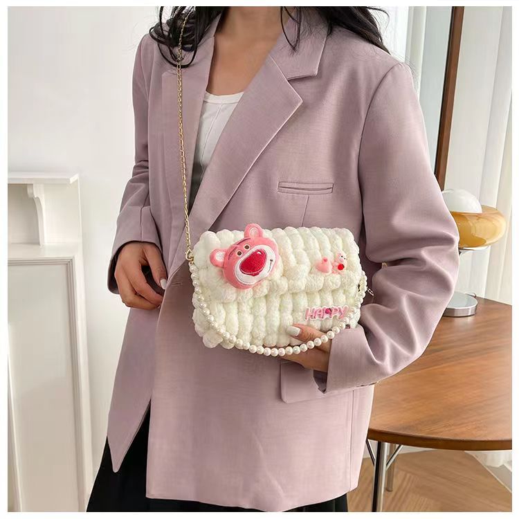 Túi đeo chéo túi handmade tự đan Thủ Công bear dâu quà sinh nhật，quà tết