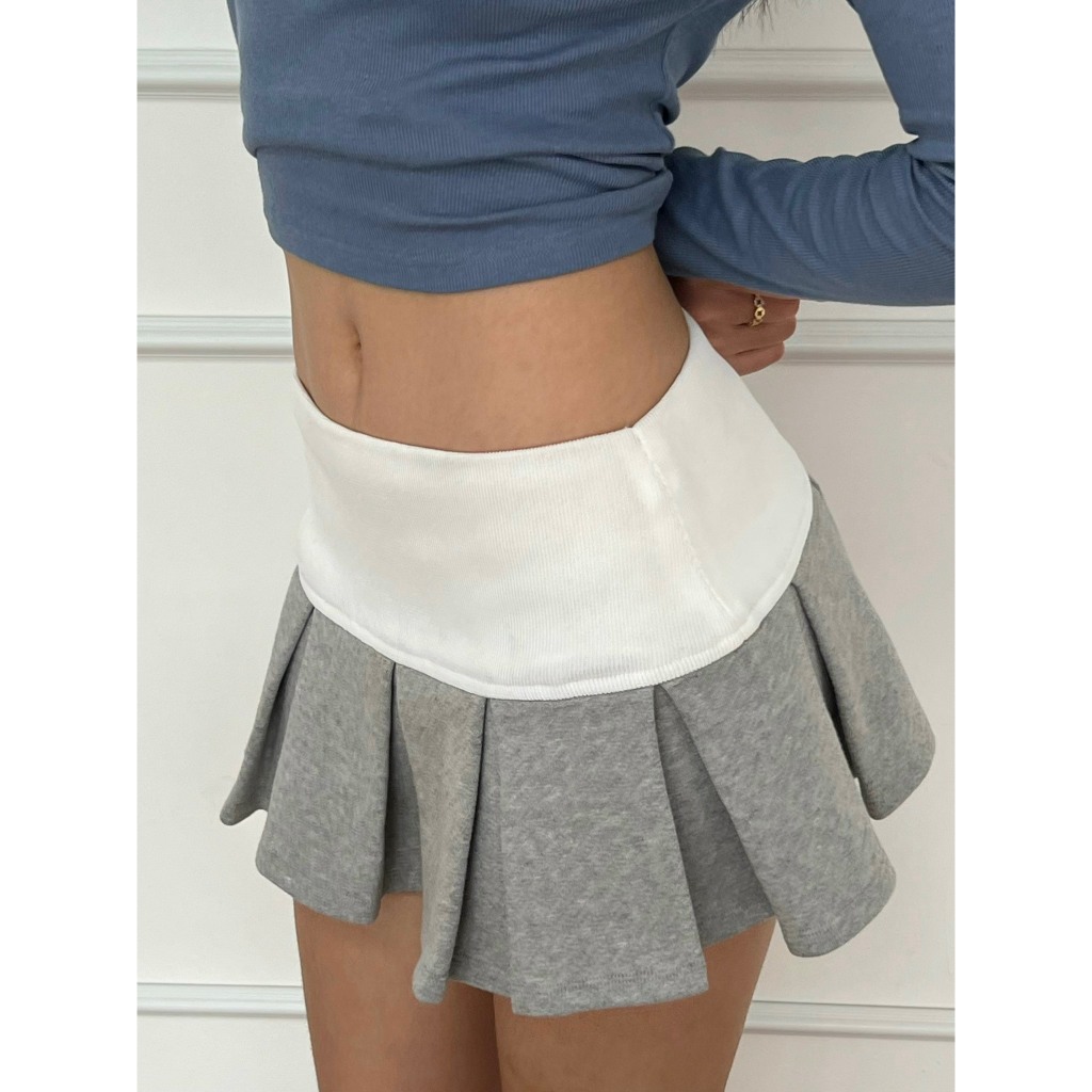 DECOS | VÁY XẾP LY NỈ CHÂN CUA