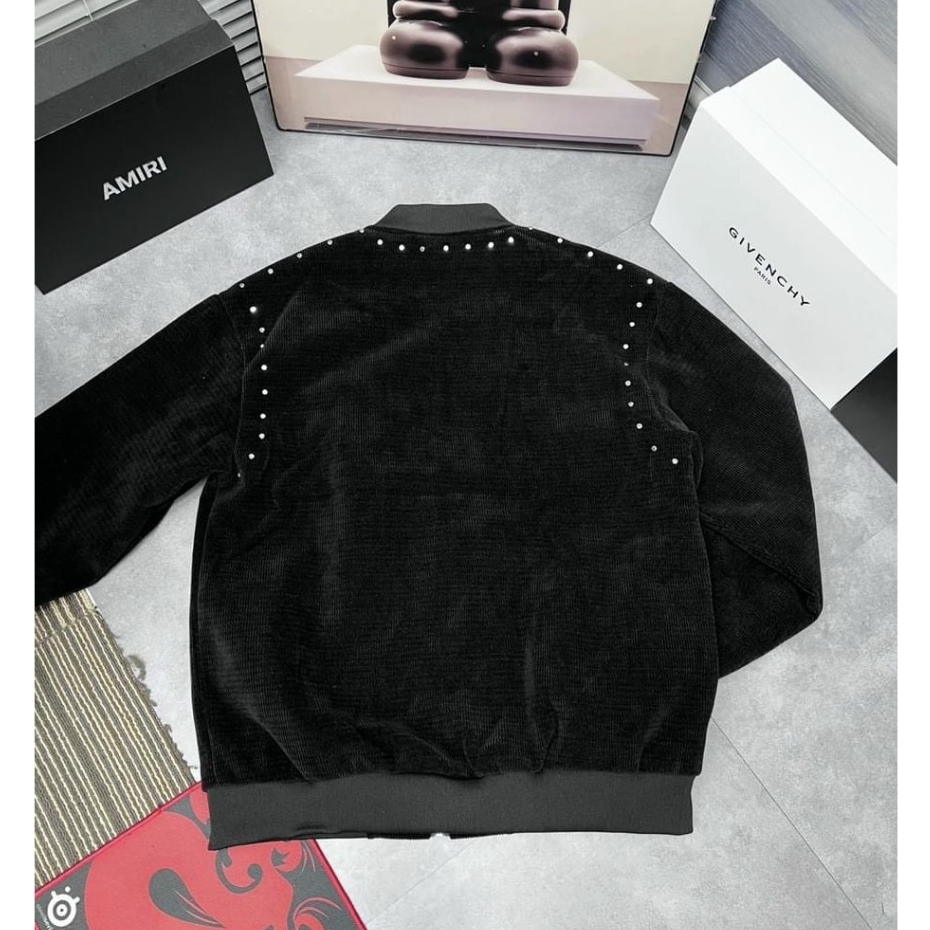 Áo Khoác Bomber Đính Đá Thêu Gu-cci Trước Ngực Chất Vải Nỉ Nhung Mềm Mượt - Áo Bomber Nam Nữ 2 Lớp Dày Dặn Cao Cấp