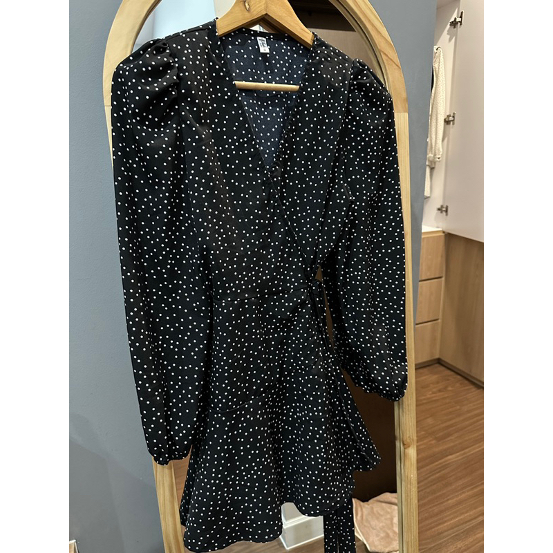 Váy vạt chéo chấm bi Fashion Dress short cut out