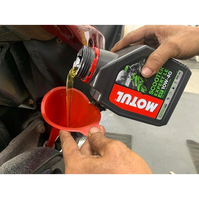 Nhớt xe tay ga cao cấp MOTUL SCOOTER EXPERT 10W-40 MB 4T