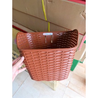 Giỏ Xe Đạp Thời Trang Thống Nhất chất liệu Nhựa giả mây ( Tặng Kèm Bộ Ốc Nẹp Giỏ)