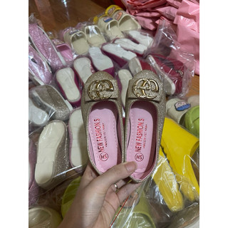 Hài giày bệt trẻ em