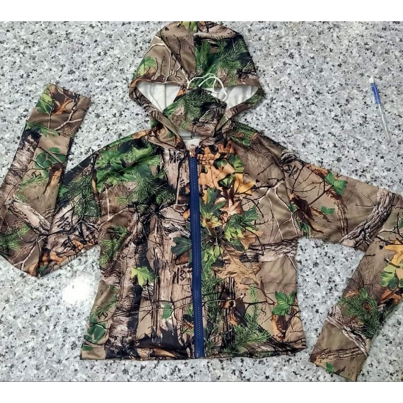 1 áo đi rừng hay đi phượt vải thun chống nắng tốt. shop giao màu ngẫu nhiên