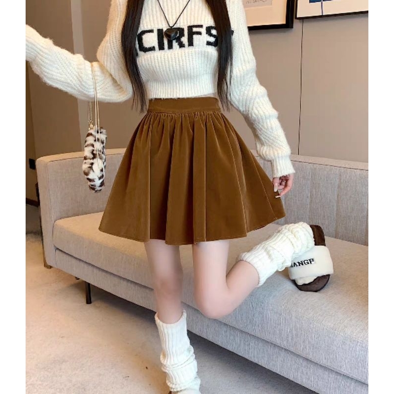 NEW. Chân váy nhung nâu eo 66 dài 40. N97