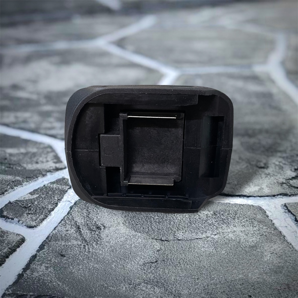 Đế chuyển sạc dự phòng chân Makita