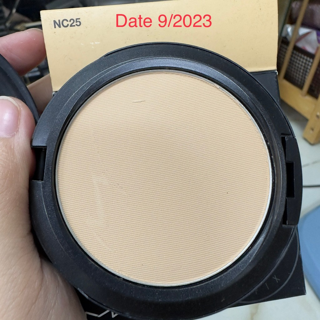 Thanh lý phấn phủ MAC lỗi và date như hình